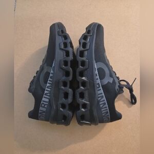 On Running Sneakers Women Size 7.5 Cloudmonster 2